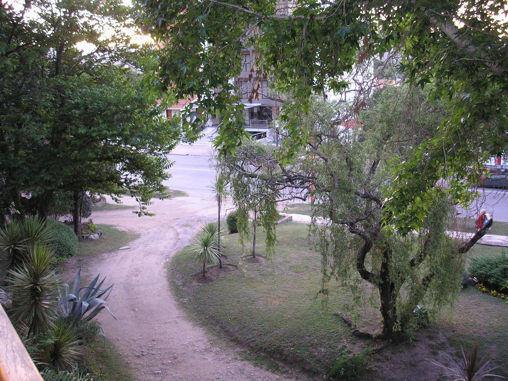 Hôtel Mon Petit à Villa Carlos Paz Extérieur photo
