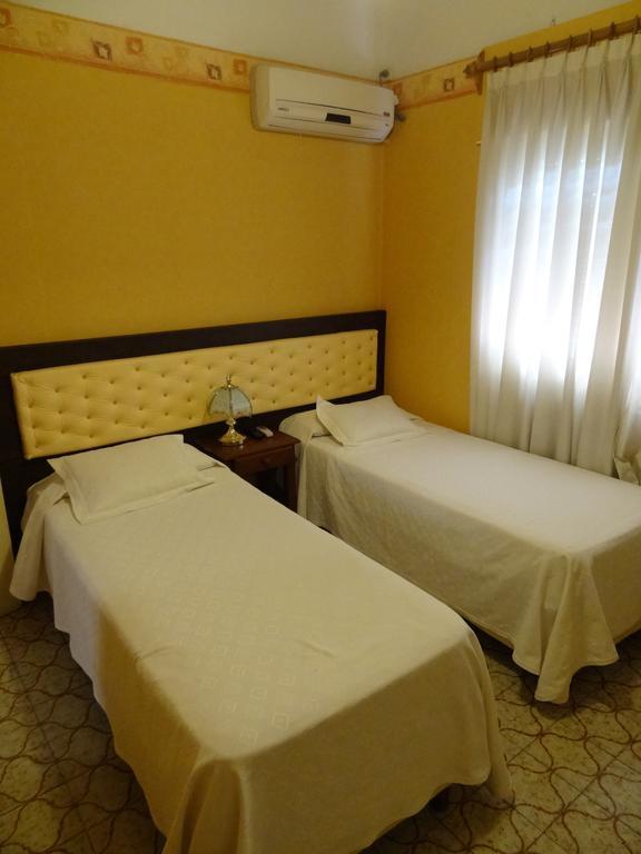 Hôtel Mon Petit à Villa Carlos Paz Chambre photo