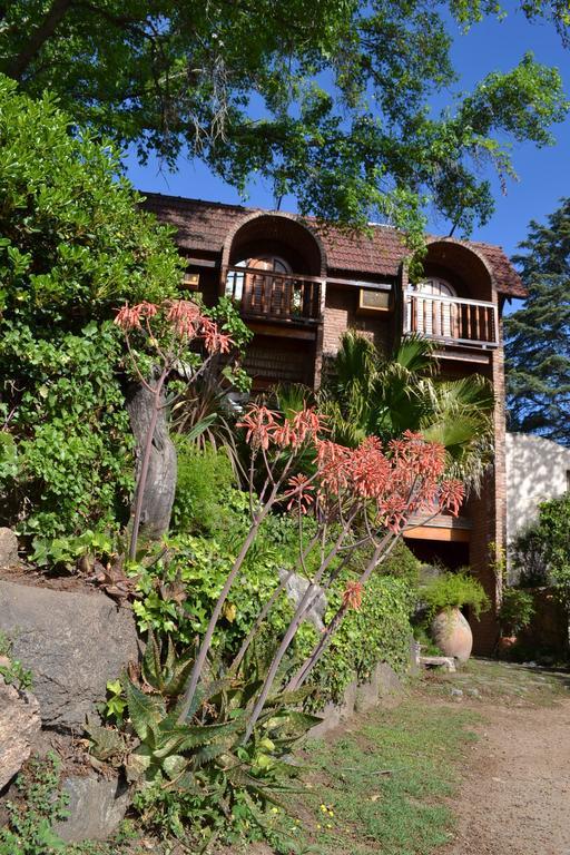 Hôtel Mon Petit à Villa Carlos Paz Extérieur photo